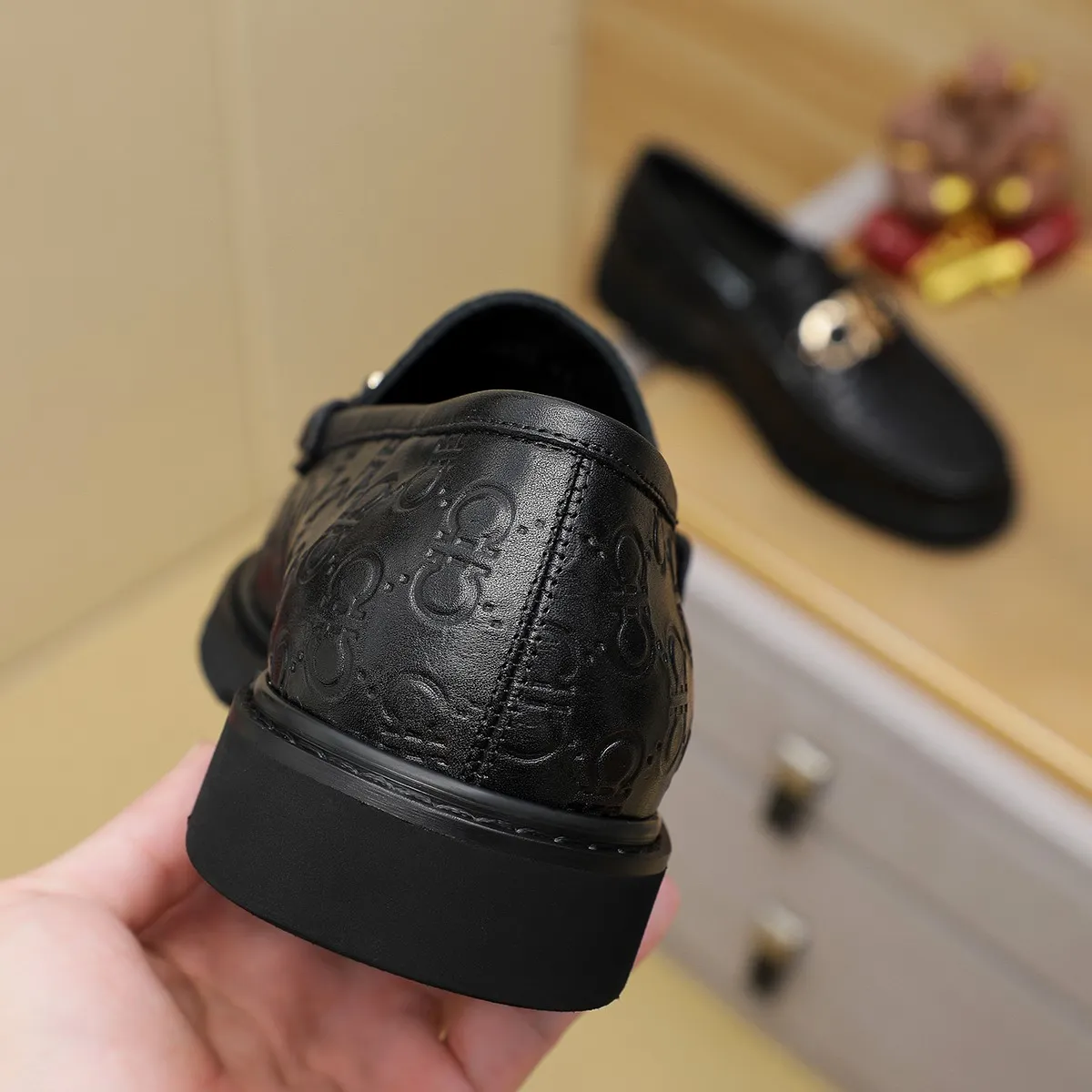Men's shoes 💰500 Ferragamo [Ferragamo] top imported suit men's shoes 💯Original copy of the official website, product materials: selected imported embossed calfskin + luxury hardware buckle accessories ~ imported water-dyed cow 🐂 leather lining. Strong three-dimensional visual effect, original combination outsole, multiple colors available😘 Size: 38-44 (.45.46.4. Customized)